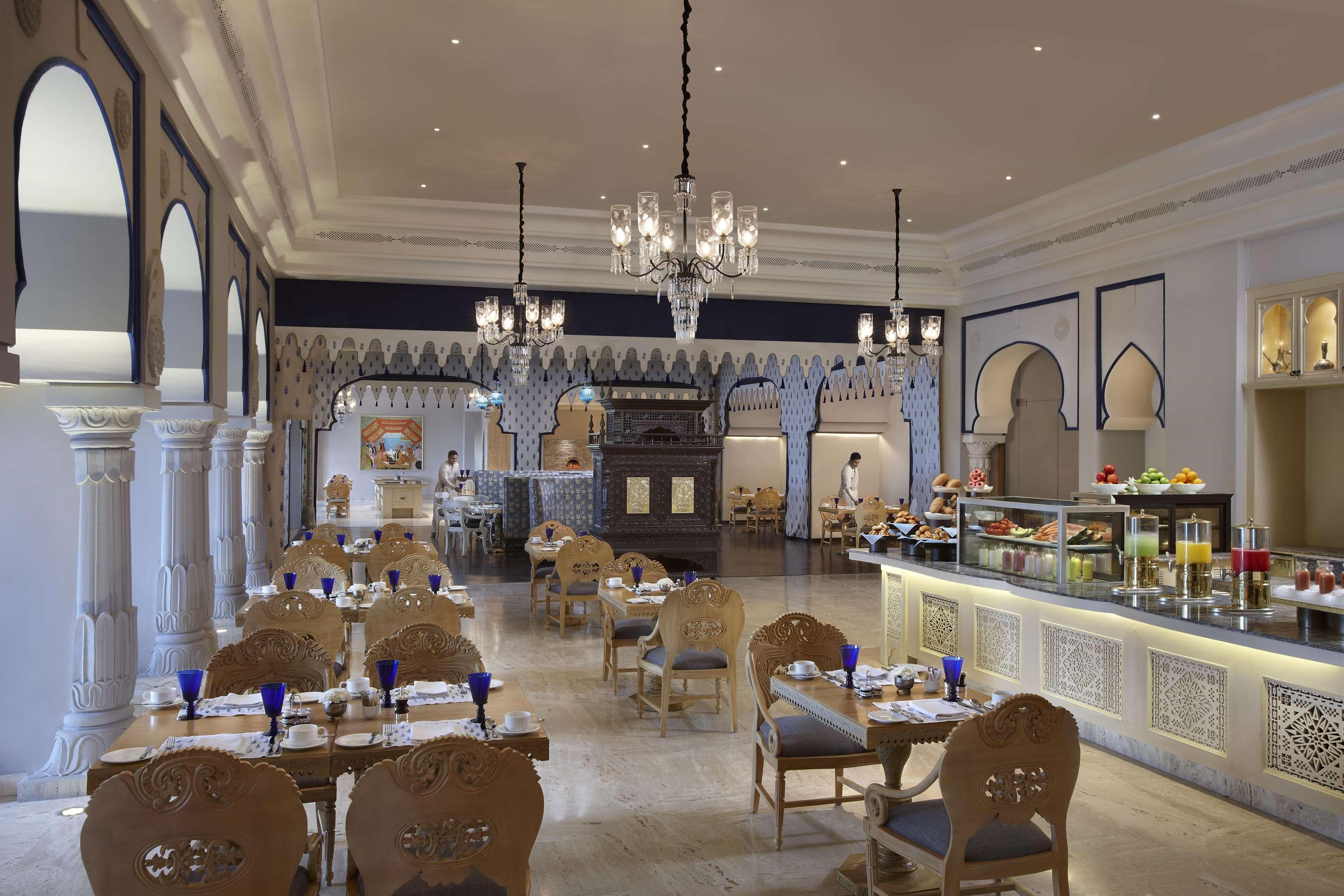 페어몬트 자이푸르 호텔 레스토랑 사진 The restaurant at the Taj Mahal Palace