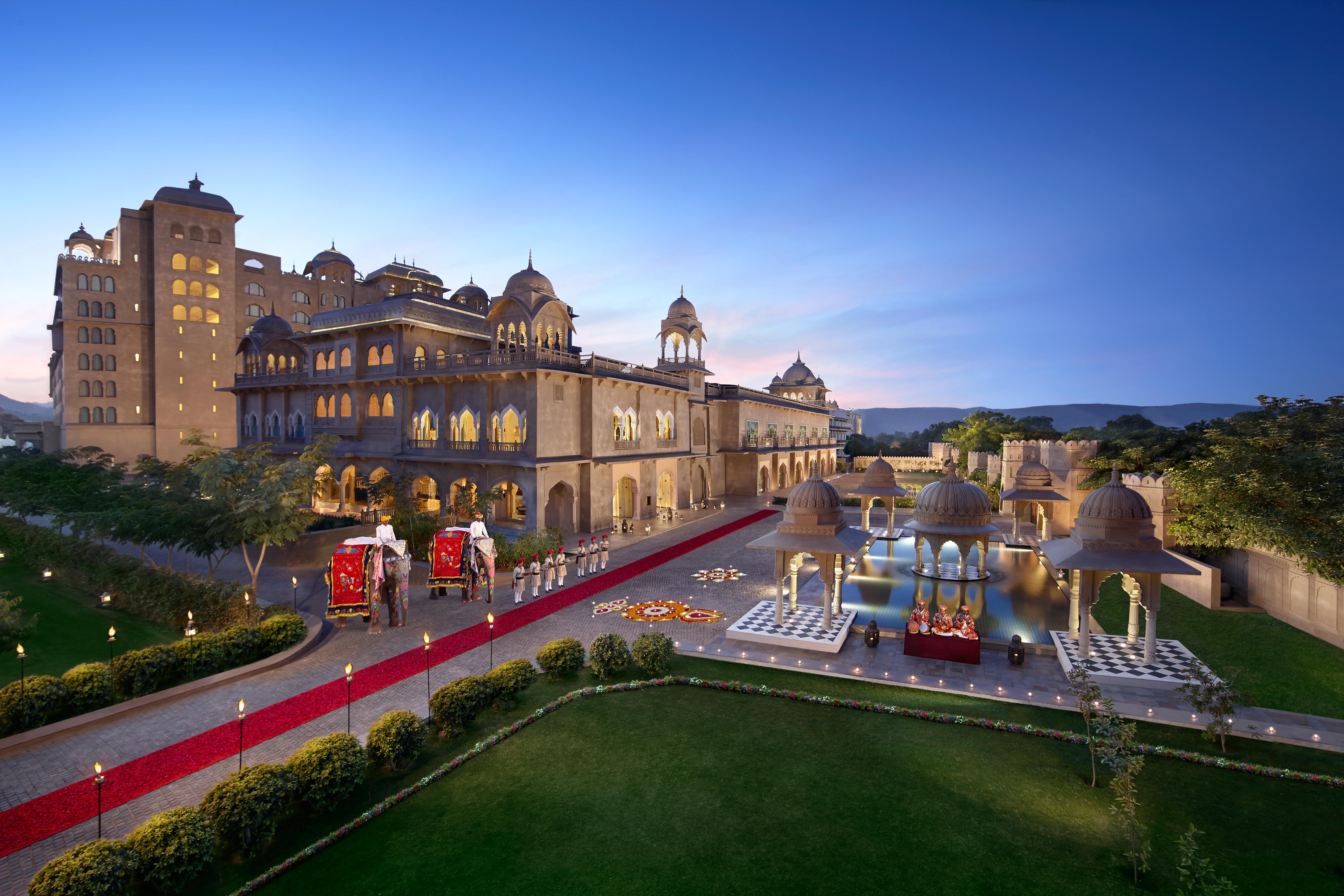 페어몬트 자이푸르 호텔 외부 사진 The Oberoi Udaivilas Palace